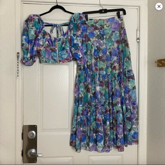 PatBO Blossom Crop Top & Maxi Skirt Set in Violet Floral Size 4 & Small - NWOT - Picture 4 of 6